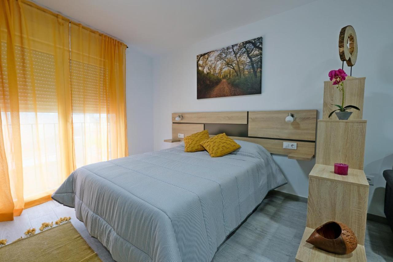 Gegant De Pedra Apartaments Adzaneta Exterior foto
